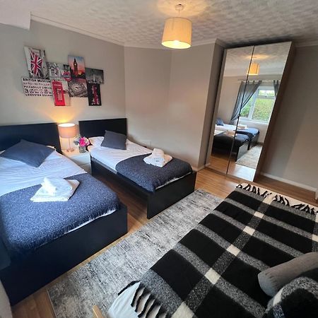 Croydon Apartment With Parking 런던 외부 사진