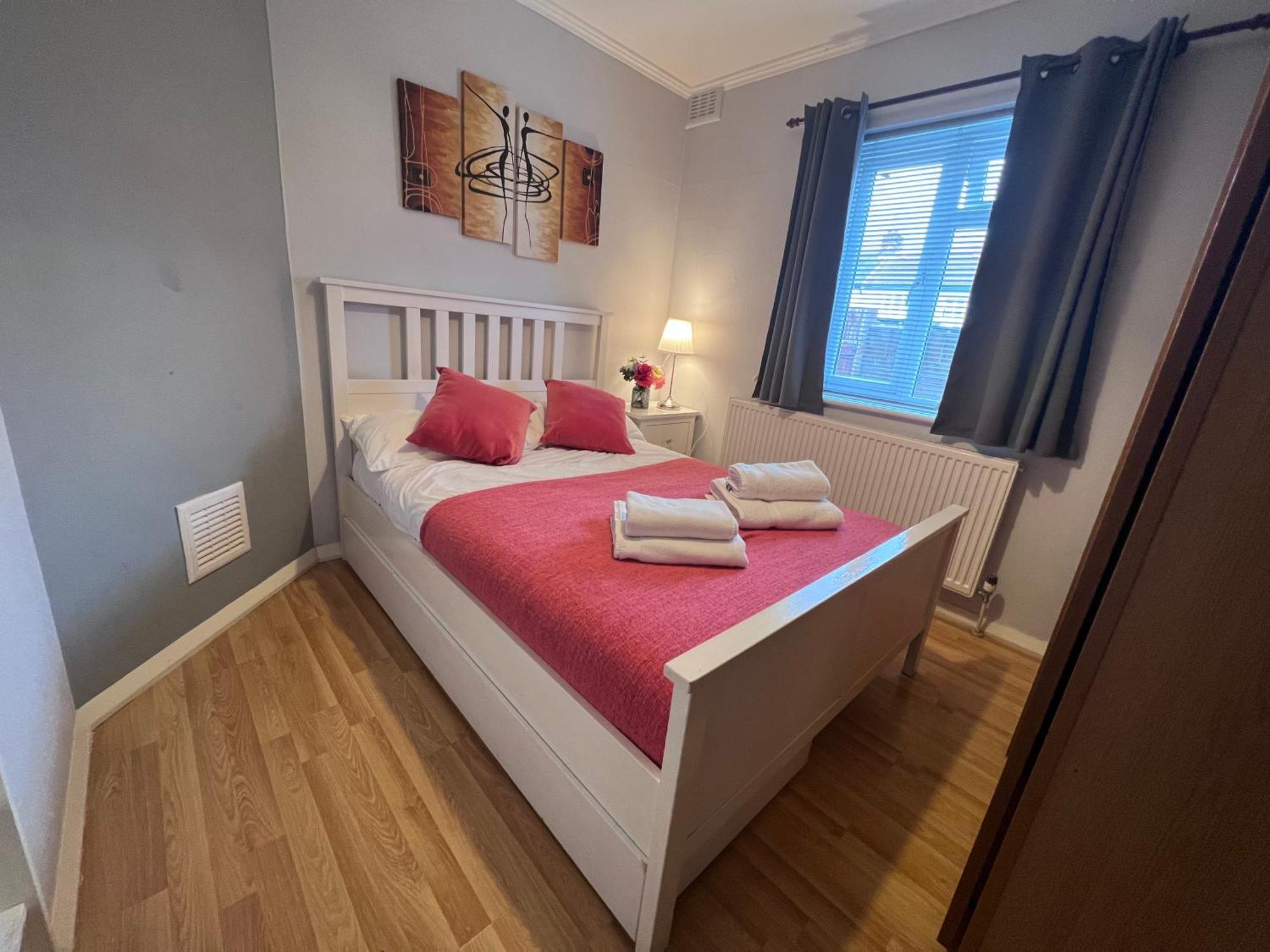 Croydon Apartment With Parking 런던 외부 사진