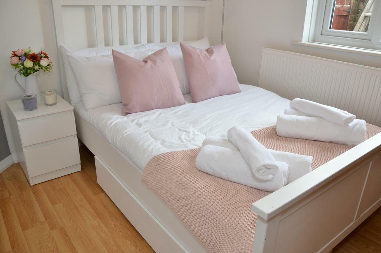 Croydon Apartment With Parking 런던 외부 사진