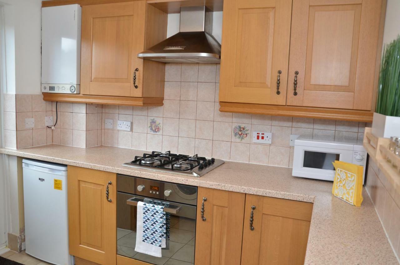 Croydon Apartment With Parking 런던 외부 사진
