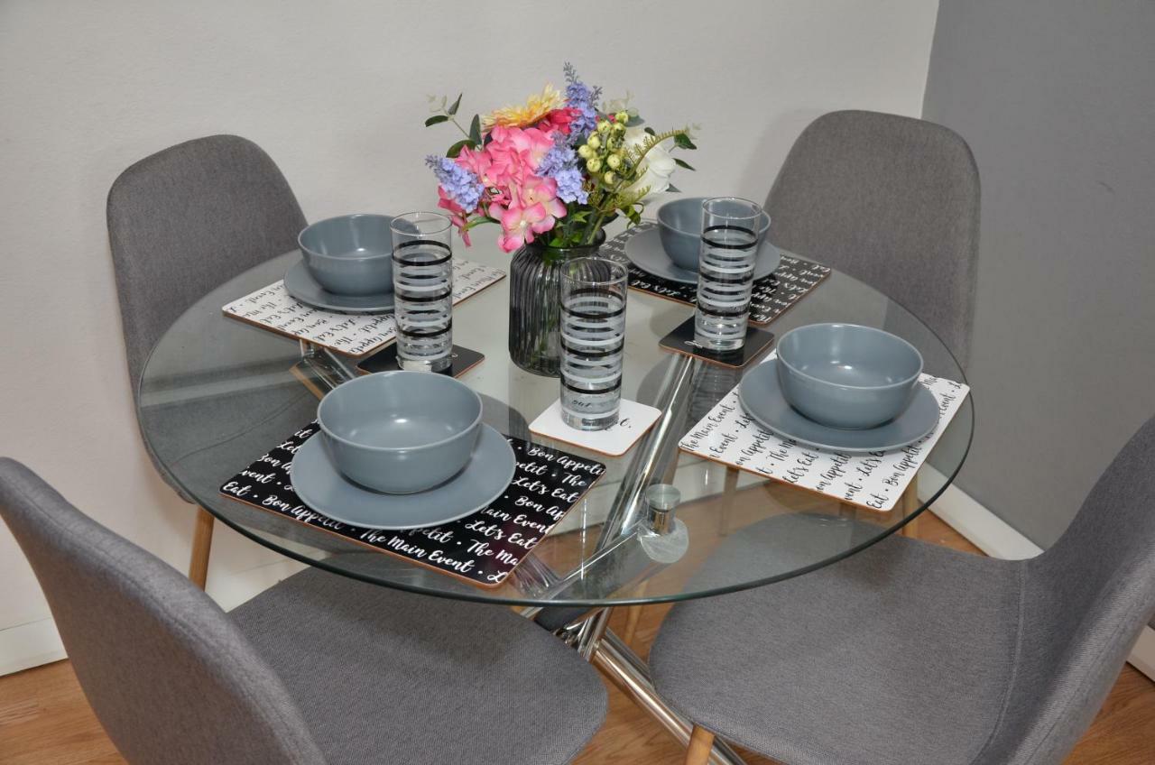 Croydon Apartment With Parking 런던 외부 사진