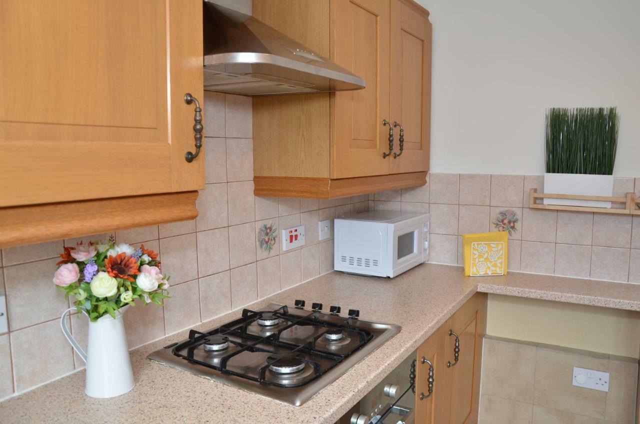 Croydon Apartment With Parking 런던 외부 사진